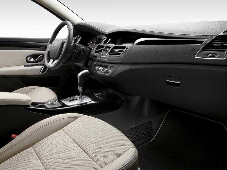  Renault Laguna 2011 года  (фото 7 из 17)